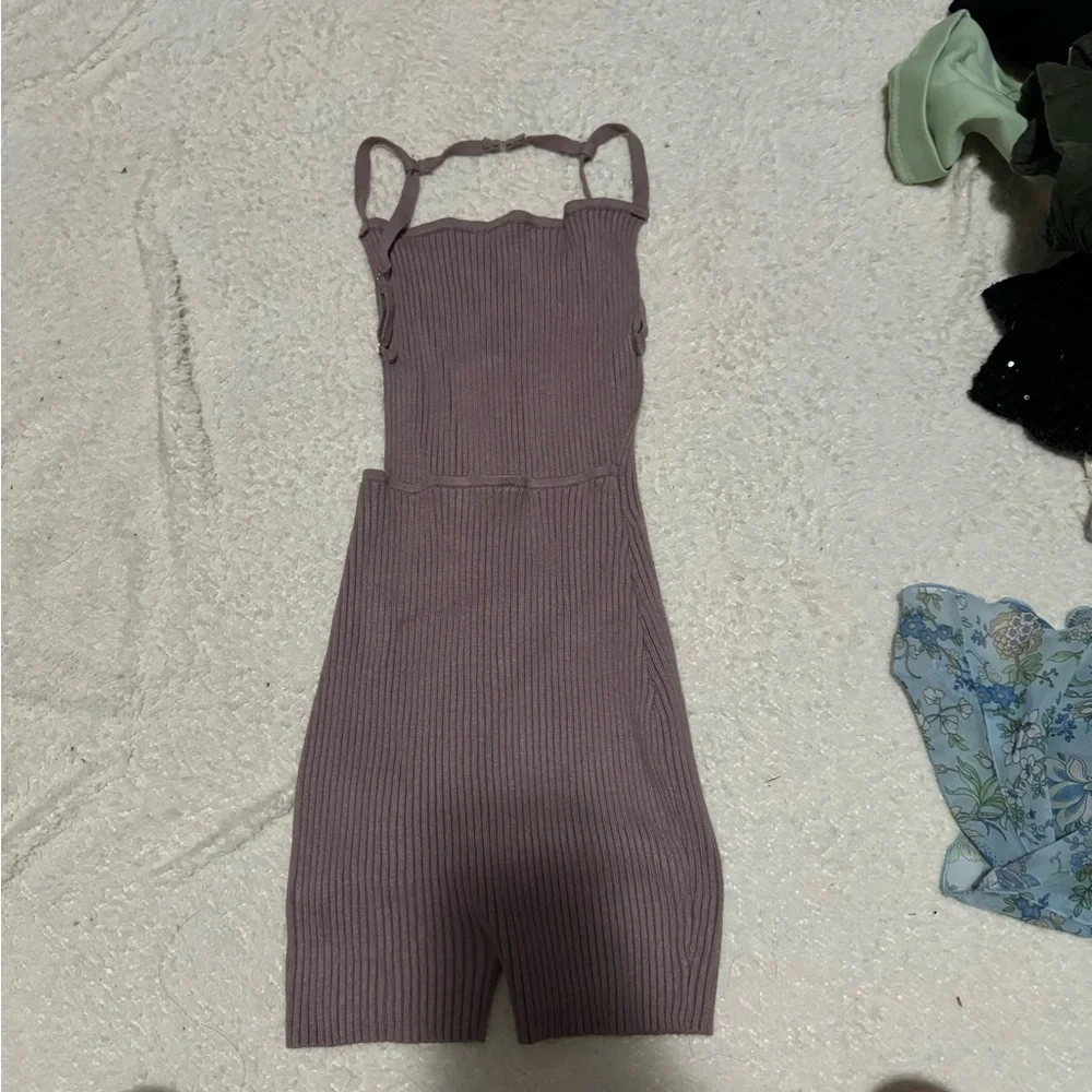 Backless ribbed one piece - Picture 2 of 3